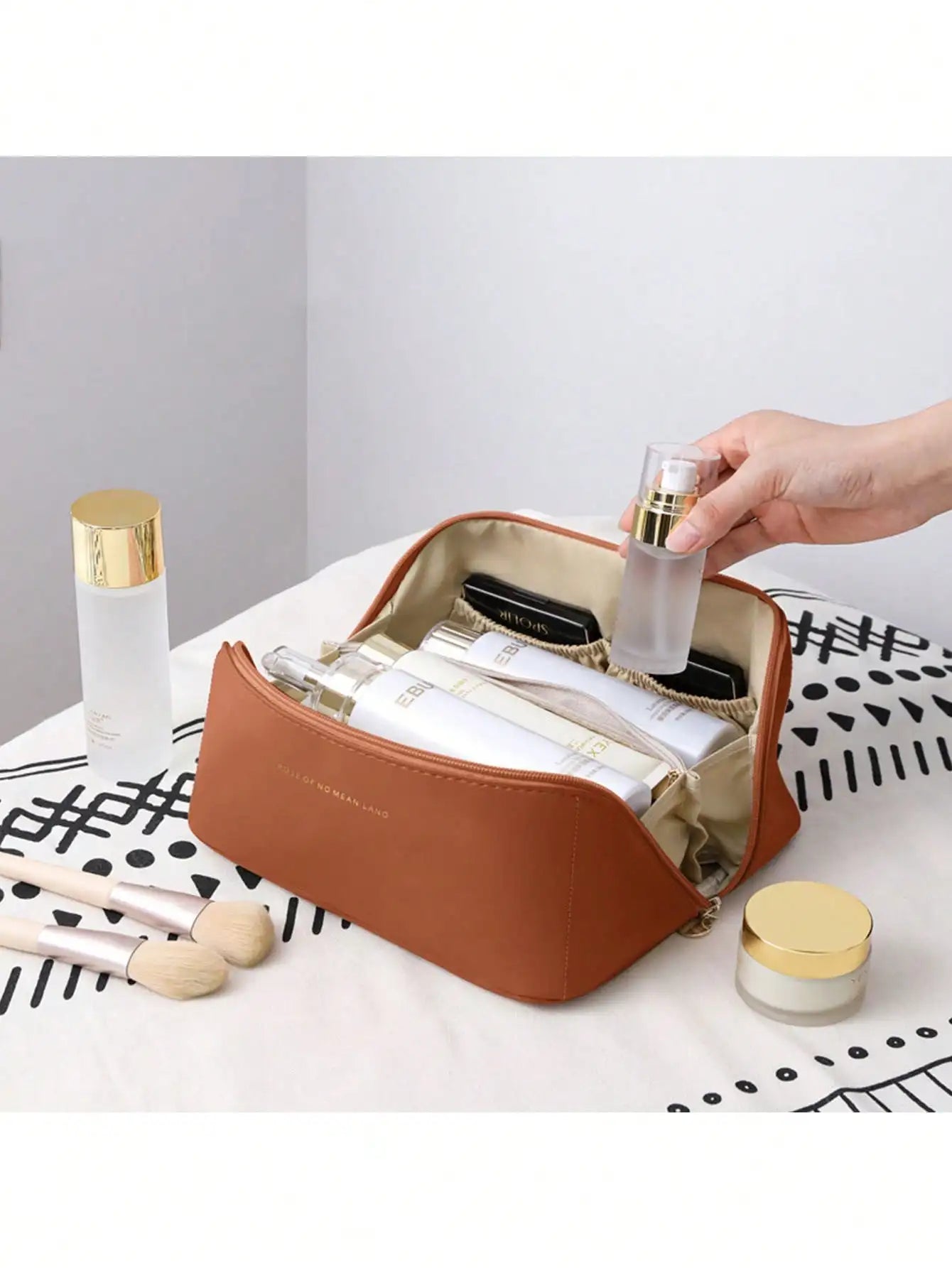 Large Luxury Travel Cosmetic Bag for Women – Leather Makeup Organizer & Toiletry Case